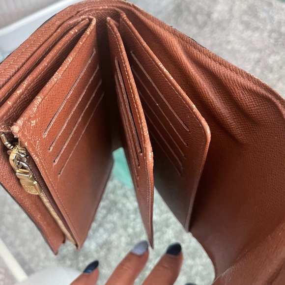 LV Monogram Trifold wallet - Picture 4 of 10